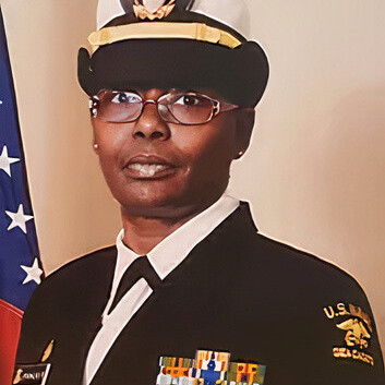 Headshot of LCDR Rolanda Franklin